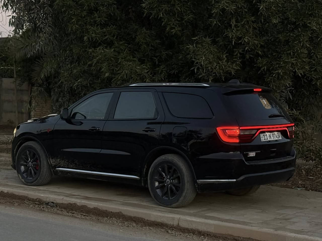 سلام عليكم
دوج دورنكو ٢٠٢٠

#الفئة: SXT 

#الموديل:2020

#اللون: اسود 

#اللوحة: بغداد

#السعر :238 ورقة مع المجال البسيط

#حادث_السيارة : جاملغ وبنيد 

_____________________________

#الــمــواصــفـــات :-

{1} محرك 6 سلندر 3600

{2} كشنات مخمل أصل

{3} كاميرا دواره ستيرن

{4} شاشه وسط للتحكم في ايعازات السياره

{5} تبريد 3 قطع

{6} لايت زنون + كشاف+ حاجب زنون

{7} تدفئه كشنات 

{8} منافذ USB امامي خلفي

{9} سستم صوت متكامل

{10} تحكم سترين جهتين 

{11} نضام ABS مانع انزلاق

{12} ايرباك دركة ودشبول راجع سستم

{13} بصمة 2 باب 

{14} تشغيل بصمة 

{15} طقم تاير جديد

{16} تشغيل عن بعد

{17} هيترات بالمري

{18} تحديد مسار

{19} باقي المواصفات غنيه عن التعريف

___________________________

الرقم : ***********
