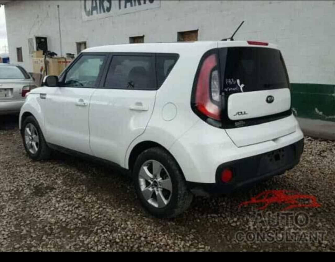 السلام عليكم 
كيا صول 2017
مكينه 1600 مكفوله من الفتح
السياره مكفوله من الصبغ
رقم واسط انكليزي بسمي
صوره السياره باامريكا بالمنشور

رقمي *********** واتساب
