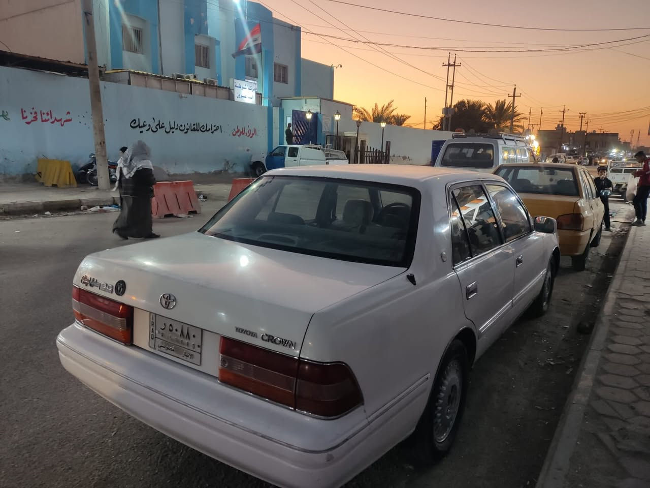 السلام عليكم 
اللهم صلّ على محمد وآل محمد سيارة راس الثور يسره ابلاد حداديه جديده طخم تاير قبل اربع ايام شديتهن السيارة بأسمي شرط مداور مكان الناصريه مركز 
السعر 80 وبيه مجال للاستفسار اتصل على الرقم ***********
