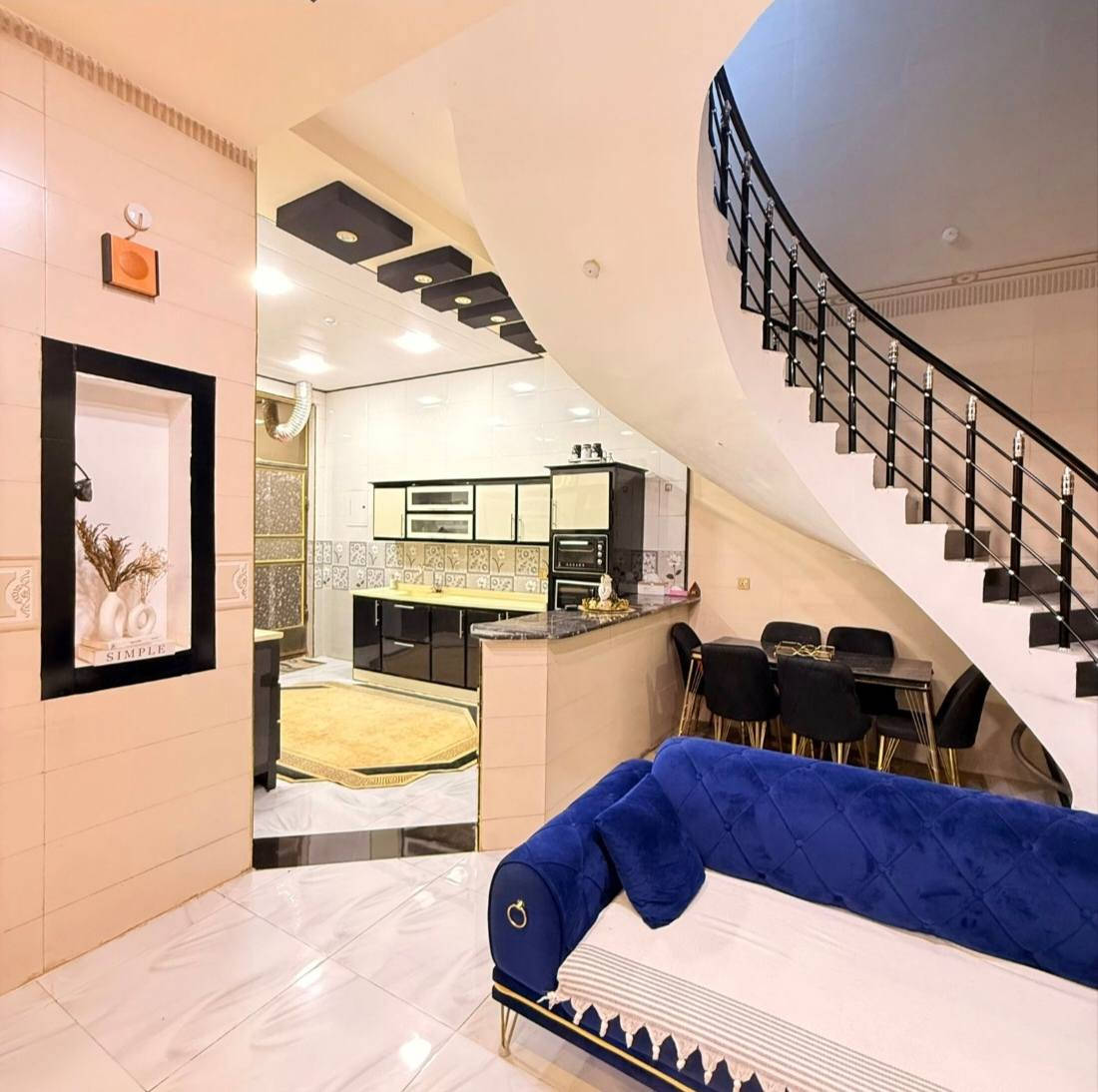 بيت للبيع – الحر / حي سومر قرب مدرسة سومر
🏠 بيت طابقين
📐 المساحة: 160 م²   .  8x20
📜 طابو صرف
🧱 أساس رفت كامل
🕒 عمر البناء: 5 سنوات
📍 يبعد تقريبا 60 متر عن الشارع العام 
🔹 يحتوي على
• الطابق الارضي ( كراج ، استقبال ، صالة مفتوحة على المطبخ ، مطبخ بارد + حار ، غرفة نوم ، صحيات ) 
• الطابق الاول ( صالة ، غرفتين نوم ، حمام واسع ، غرفة غسيل )
 السطح كامل شتايكر
 خدمات كاملة
للاستفسار اكثر واتساب صاحب العقار ( *********** )
