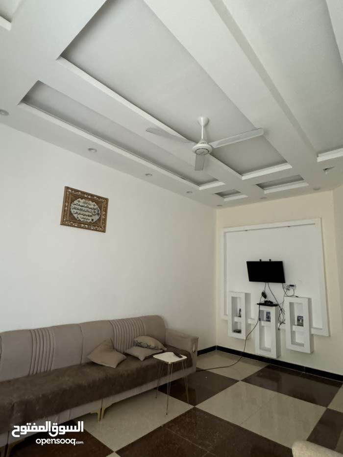 السلام عليكم بيت طابو زراعي راعيه موجود عنوانه ابي الخصيب حي العسكري شارع المحكمة شارع ابو دلة قريب على الشارع مجاري وماي كامل وبعد شهر يتبلط ١٠٠٪؜مكملين كلشي
مساحة ٢٠٠ غرفتين وصالة ومطبخ وديوان
بناء حديث وتصميم حديث
السعر ٩٠مليون وبيه مجال قليل
للاستفسار خاص او على الرقم التالي واتساب
*********** ابو الخصيب, البصرة
