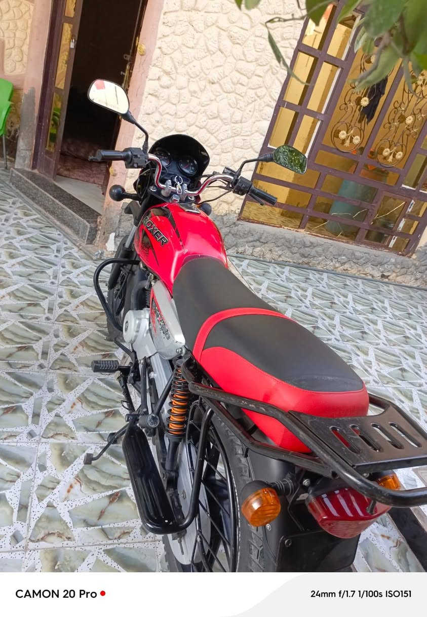 السلام عليكم ورحمة الله وبركاته
بوكسر فحل موديل ٢٢ مكفول اصولي نضافه شوفت عينك خير من الله المكان خان بني سعد السعر مليون ونص وبيهه مجال ***********
