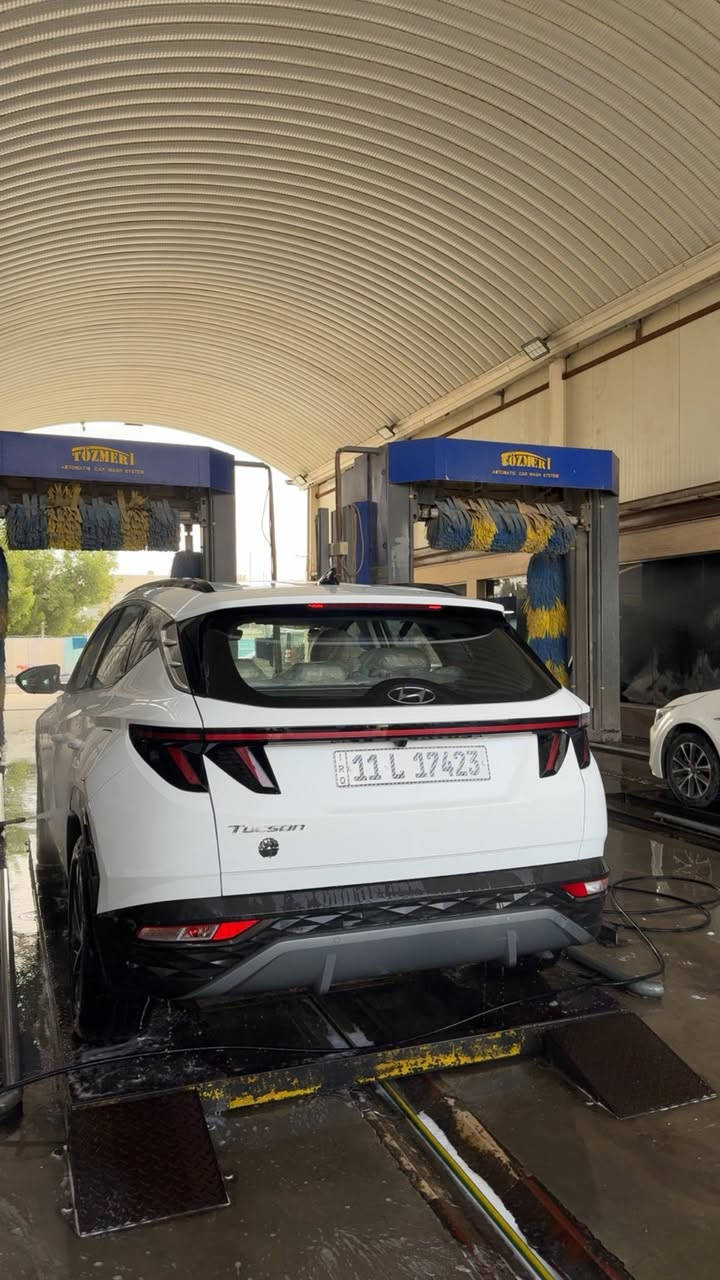 هونداي توسان ٢٠٢٤ 
السيارة بيه رصعه مسحوبه بل جاملغ بارد بس 
السعر 21 ونص يعني 215 ورقة 
الرقم إنكليزي جديد 🆕 

اليكم التفاصيل الآتية:
🔘 خليجي 
🔘 ماشية :40 km
🔘 الموديل2024
🔘 سعة المحرك 2.0L 
🔘 مرتبط بناقل حركة أوتو 6 نمر
🔘 يبلغ عزم الدوران 192 نيوتن/متر
🔘 عدد AIR BAG 2
🔘 حساسات أمامية 
🔘 حساسات خلفية
🔘 لايت زينون + LED
🔘 كشافات 
🔘 بك لايت LED
🔘 مفتاح التشغيل بصمة
🔘 تشغيل عن بعد  
🔘 دشبول  
🔘 شاشة (Apple Car play - Android Auto)
🔘 كاميرا دوارة
🔘 حركة المقاعد الأمامية كهرباء
🔘 داخل ابيض واسود
🔘 تتسع المقصورة ل 5 ركاب
🔘 مثبت السرعة Cruise
🔘 المودات والأوامر الصوتية
🔘 أوضاع القيادة  Drive Mode 
🔘 فحص أنظمة السيارة 
🔘 حساسات ضغط اطارات 
🔘 مقود جلد حياكة
🔘 قطعتين تبريد
🔘 هاند بريك بصمة 
🔘 اشارة في المرايا الجانبية
🔘 ويل كب 18
🔘 4 دسك
🔘 اريل نفكيتر 
‏🔘 ABS 
🔘 أوتو هولد - Auto Hold
🔘ايزوفكس - ISOFEX
🔘 نظام مانع الانزلاق
🔘 نظام نزول المنحدرات
🔘 منفذ الطاقة 12v
‏🔘 Bluetooth - USB - Type C
🔘 شاحن هاتف Wairlees
🔘 بردات أبواب خلفية
🔘 بردة خلفية
🔘 قبضات أبواب من الألمنيوم 
الرقم : *********** اتصال او وتساب 🤍.
العنوان: بغداد السيدية
