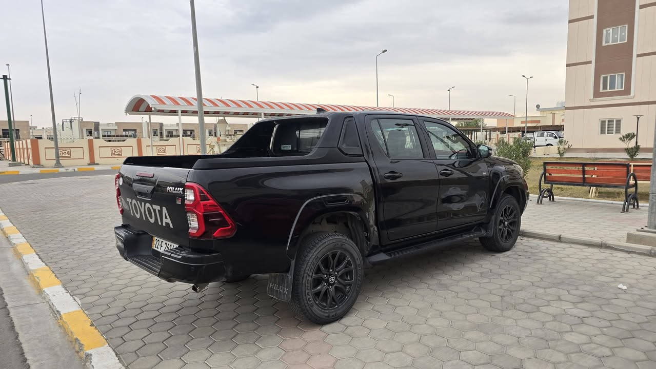 السلام عليكم
هايلوكس 2023 GR  أسود  سياره كلش نضيفه ومعروفه مواصفات الجي ار محركها2.8  كاز نظيف لان ابدل كله دهن من تويوتا كل 3 الف كيلوا 

*ماشيه 53 ألف كيلو
* سياره مابيها صبغ وجديده فقط بيها  تكحيل طعجه صغيره بالبنيد مضروبه بعصا وصغيره بالتكمه 
-سعر 373 $وبيها مجال  للجدي
مكان سياره البصره ***********

متوفر على الواتس اب
