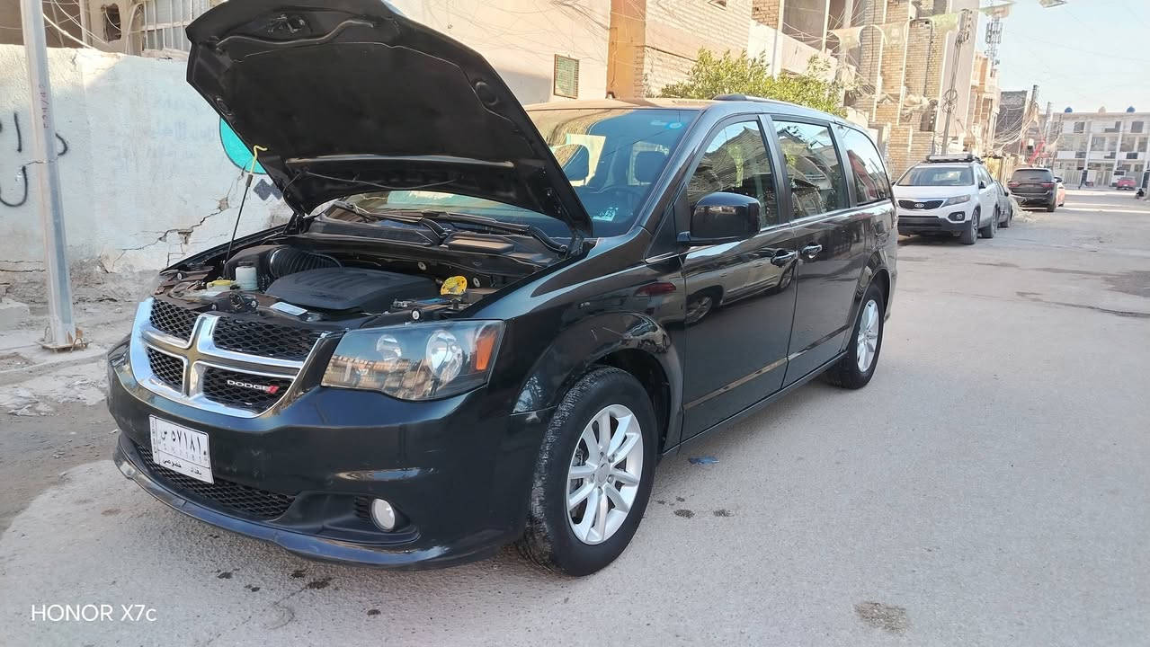 السلام عليكم دوج كرفان 2020
حادث غرق  مكفوله كفاله عامه من الصبغ والبارد بيه شخوط بسيطه باب السلايت الخلفي مفتوح فقط تبديل نرماده المكان بغداد الشعب السعر 177وبيه مجال محرك وكير مكفوله هاتف ***********
