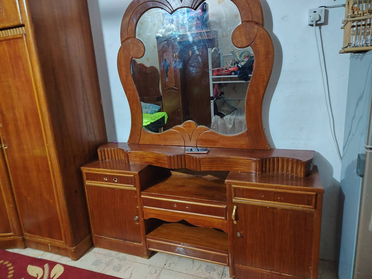 متاح غرفه خشاب طابقين كامله مثل ما شوف بصوره سعر مليون او ميه بيه مجال قليل ***********
