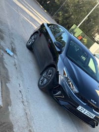 كيا فورتيEX  موديل : 2024  العداد : 29مايل  الضرر :طعجات بل بنيد نفسه ...