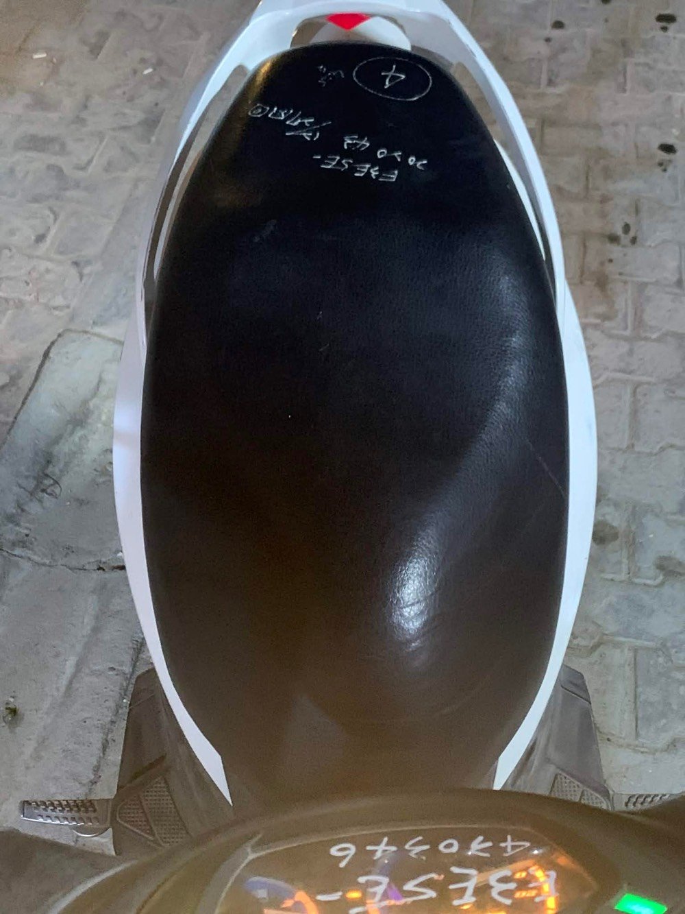 دراجة GTR 140 رمبة مسكر على 80
نوزل - نگرة سلف - اشاير - اضوية كلهن شغالات كما موضح في الصور - گفرات نضيفة جدًا - اقتصادية متصرف - قفل جوزة 