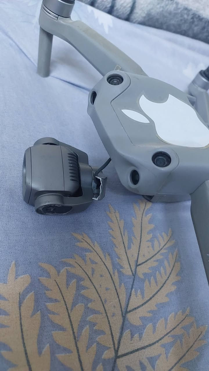 السم/DJI AIR2S
كومبو.٣بطاريات. 
جنطه. مدرعه. العنوان بغداد ***********

