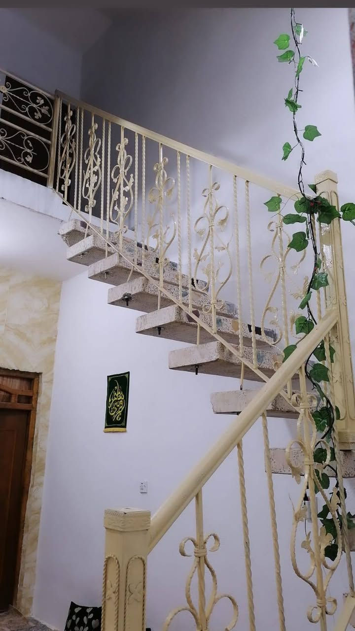 سلام عليكم بيت للبيع (رقم المعامله جاهزه مالته وبيه توقيع وزير) بناء حديث 2020 قاطين  البيت كونكريت جاهز من كل النواحي بنهاوند خلف البلديه ***********
