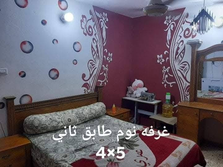 السلام عليكم
بيت للبيع مدينة الصدر قطاع ٤ الدور قرب سوق الاولى قريب على الشارع العام مال داخل 
المحتويات الطابق الاول 
استقبال ٧×٣ + هول ٥×٥+ غرفة ٥×٤+ مطبخ٥×٤ + حمامات
علما غرفه الاستقبال حاليا تم تغليفها مع الهول والغرفه 
الطابق الثاني ٣ غرف + هول 
وتوجد غرفة مخزن+سطح
السعر  240وبي مجال
***********

