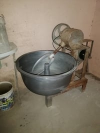 عجانة للبيع السعر ٤٠٠ الف رقم الهاتف ٠٧٧١٢٨٨٢٤٠٣