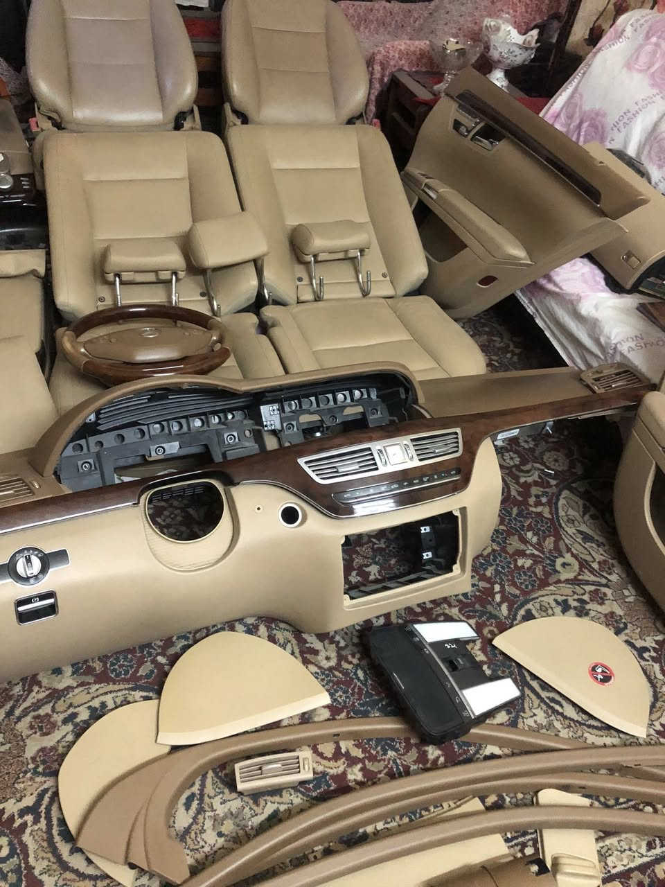 للبيع غرفة مارسيدس كاملةاللون بيجي وارد خليجي طويل W221 موديل ٢٠١١  السعر
١,٠٠٠,٠٠٠٠

***********

***********
