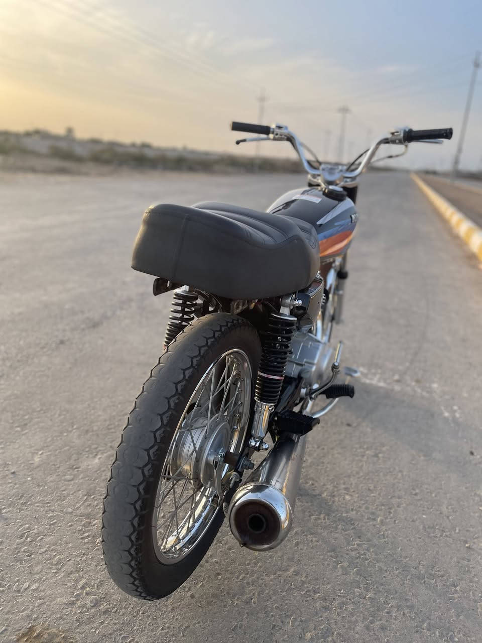 🔴السـلام عليـكم🔴
دراجة نامة امتياز بدون
 دراجة مكفولة من كلشي
 بوري رفيع السعر 600 وبيها مجال
(***********)
