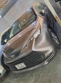 للبيع فقط تويوتا سينا هايبرد وارد امريكي موديل 2024 حادثها موضح بالصور...