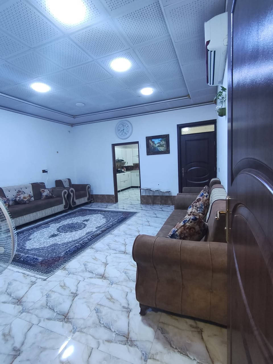 السلام عليكم..
#بيع_سريع
بيت للبيع  🏚️🏚️
المساحه/175
غرفه نوم 1
وصاله 
ومطبخ 
وصحيات 
السعر// 33 مليون وبي مجال بسيط

خانقين ((بانميل))عل شارع العام 

للاستفسار راسل أو اتصل☎️
📞***********
