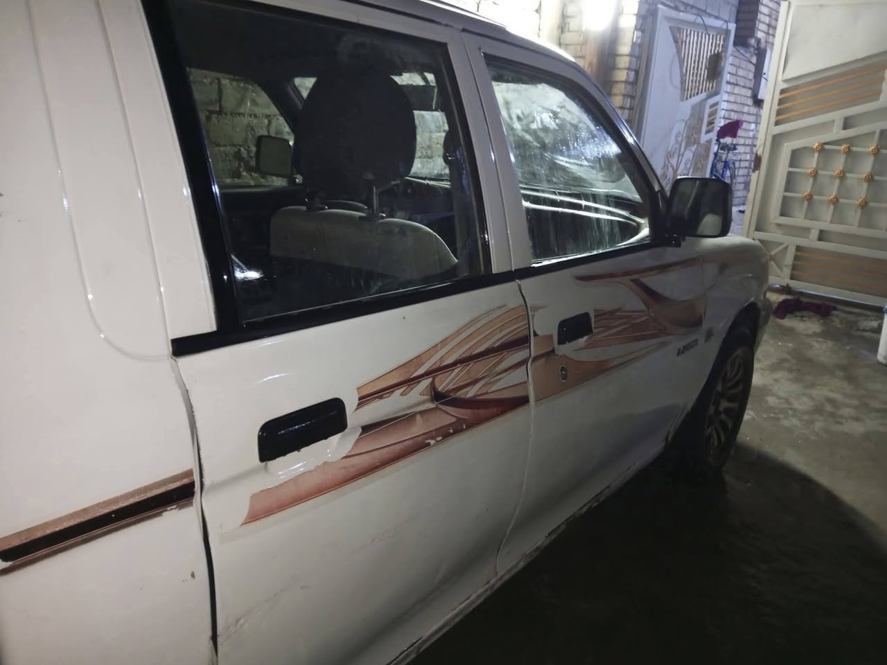 السلام عليكم
*تم اعادة النشر بسبب الوعود الكاذبة 

*بيكم ميسبوشي 2002

*مكينة بلادي .خير من الله 

*دبل قمارة 

*سيارة كلها ابلادي قطرة صبغ ما بيها 

* رقم السيارة/ بغداد 

*السعر/ اتصل وبيك خير وتدلل 

مكان السيارة /بغداد ام الكبر والغزلان 

*رقم صاحب السيارة /***********
