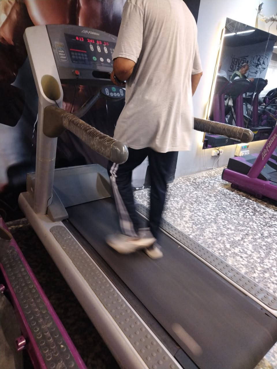 جهاز جري شركة لايف للبيع العنوان بغداد *********** السعر ٦٥٠دولار
