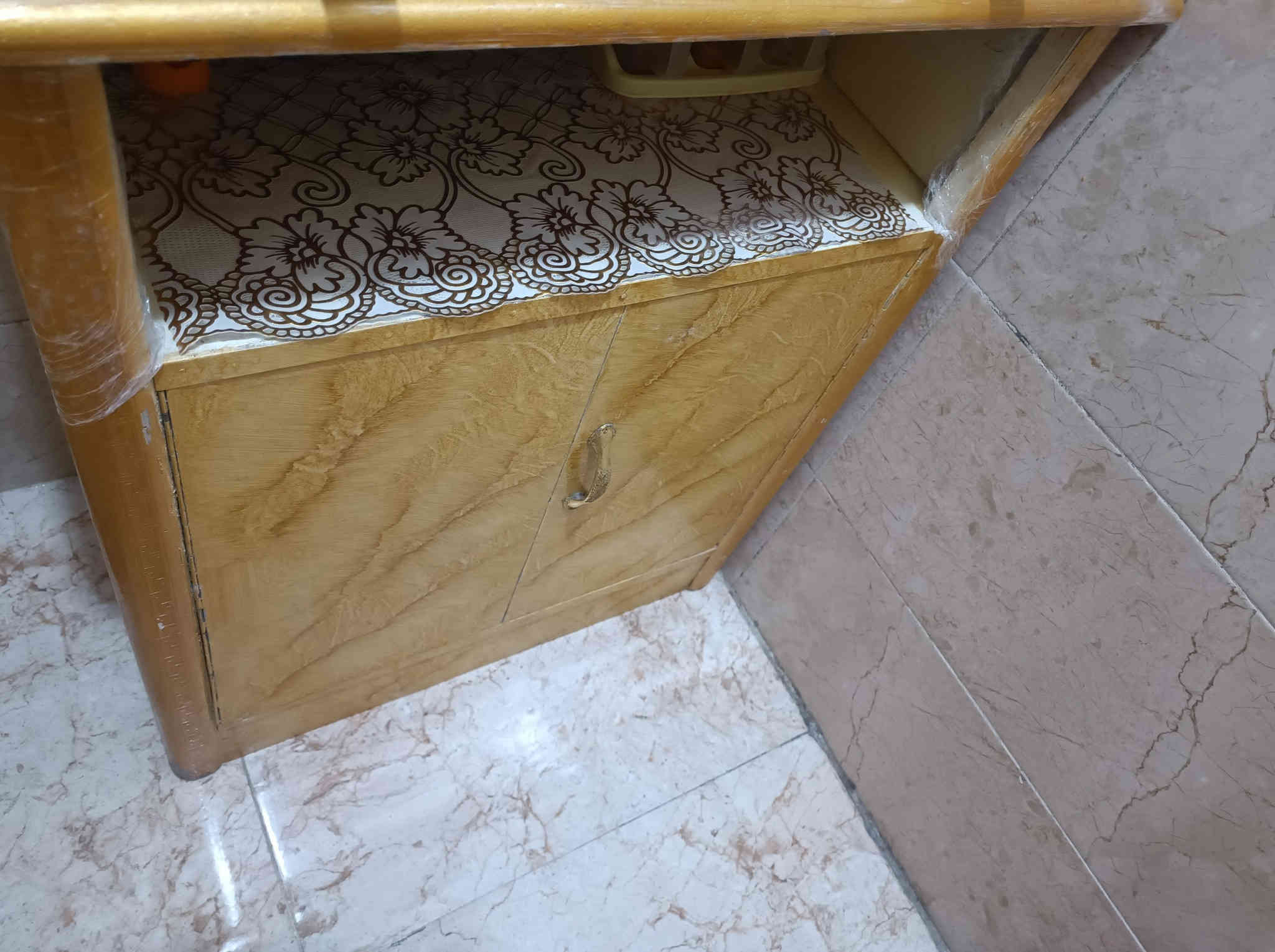 غرفة نوم اخشاب عراقية للبيع ٧ قطع
السعر مليون و٥٠ وبيها مجال 

الغرفة ما مفتوحة ونظيفة جدا 

الكنتور طابقين
رقم الهاتف للتواصل:***********
