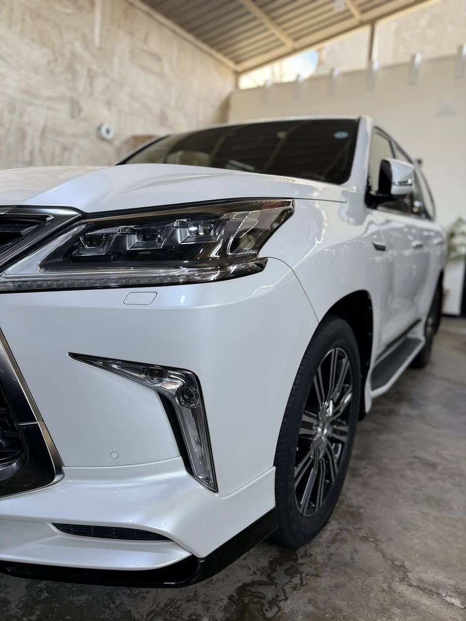 🇯🇵 LEXUS  LX570 🇯🇵
لكزس سبورت 570 
اللون : ابيض 
الموديل : 2021
العداد : 31000الف
حجم المحرك : 5700 Cc
عدد الاسطوانات : 8 اسطوانات ( 8 سلندر )
فول مواصفات ( Full Options)
السياره رقم اربيل 
مكان السيارة. بغداد النهضه معرض علي كريم 
الاستفسار ***********
