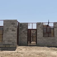 هيكل للبيع مساحه القطعه 300  يحتوي على  استقبال  صاله  مطبخ  غرفتين ال...