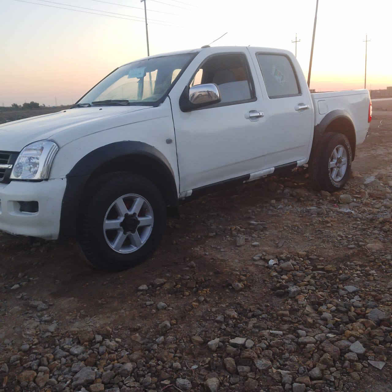 للبيع شوفر ليت لوف موديل 2005مزاد وزارة الداخلية مكينه وكير بطه اوتماتيك سيارسياره همابيه كل نقص سعره 38ورقة وبيه مجال مكان ناصريه الرفاعي مكلف بلنشر ***********رقم***********
