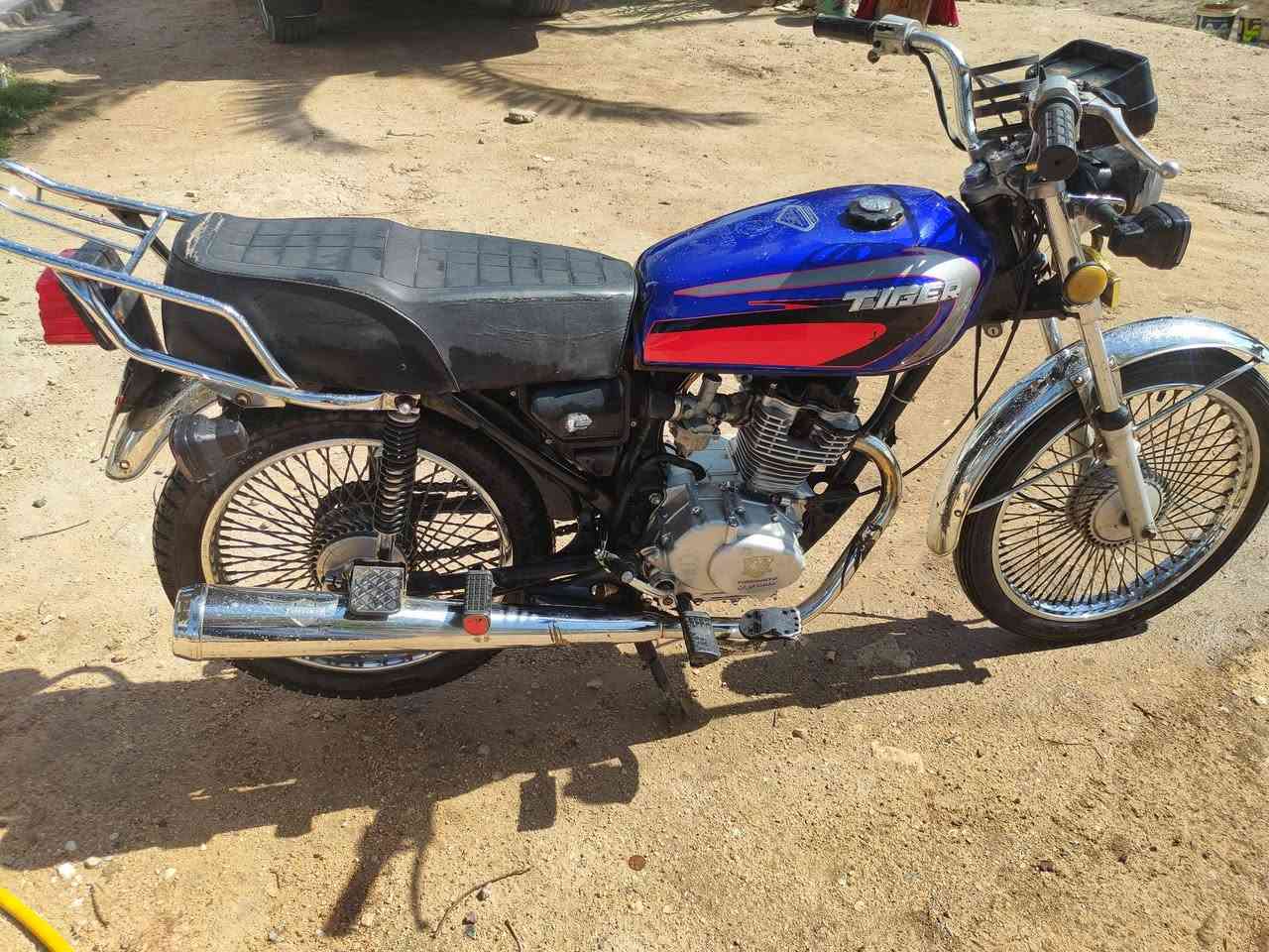 سلام عليكم دراجه تايكر2019 أوراق للبيع شغاله كلشي مابيها لايت بك لايت أشاير كله شغال كلشي نانقصها مكانها السنيه سعر 375وبيها مجال رقم***********
