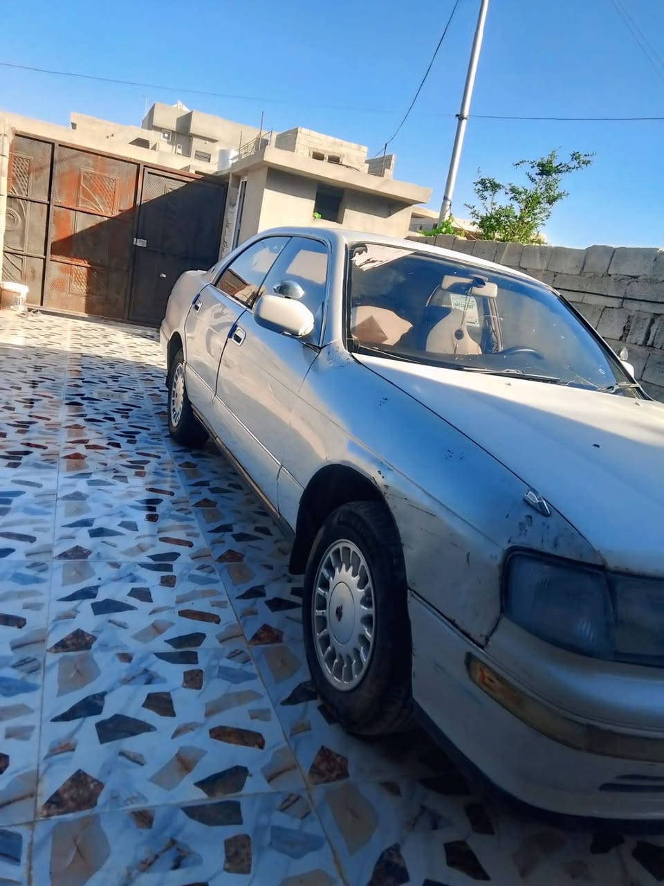 السلام عليكم كراون بطة 1993 گير محرك شرط لون لؤلؤئي رقم نينوئ  سنوية ٢٠٢٧ سعر ٤٦ رقم الهاتف ***********

