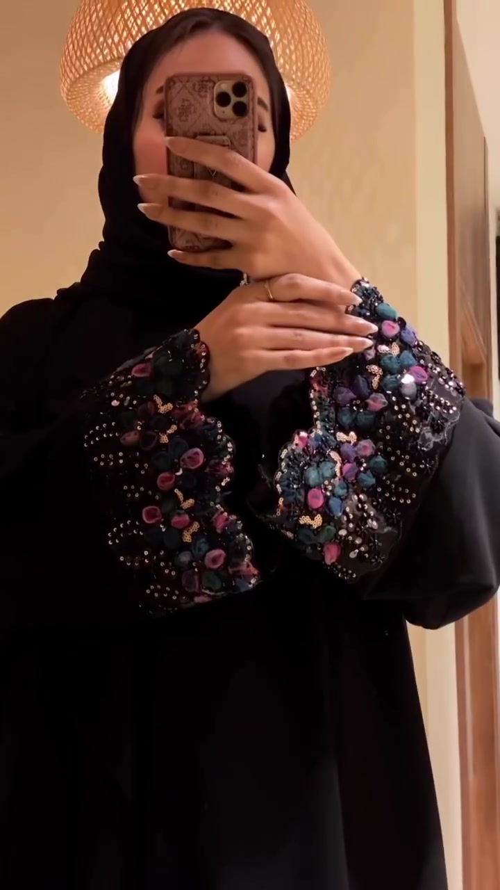 (جملة-مفرد) عباية ام الشال  باحدث طريقة فقط مع عبايات لوجين العبايات الفاخرة 
للطلب مراسلة الصفحة 
وللطلبات الجملة ومفرد     يرجى التواصل @إشارة


**إذا كنت صاحب هذا الإعلان وتريد حذفه لأي سبب، رجاءا أرسل رسالة إلى الدعم الفني**