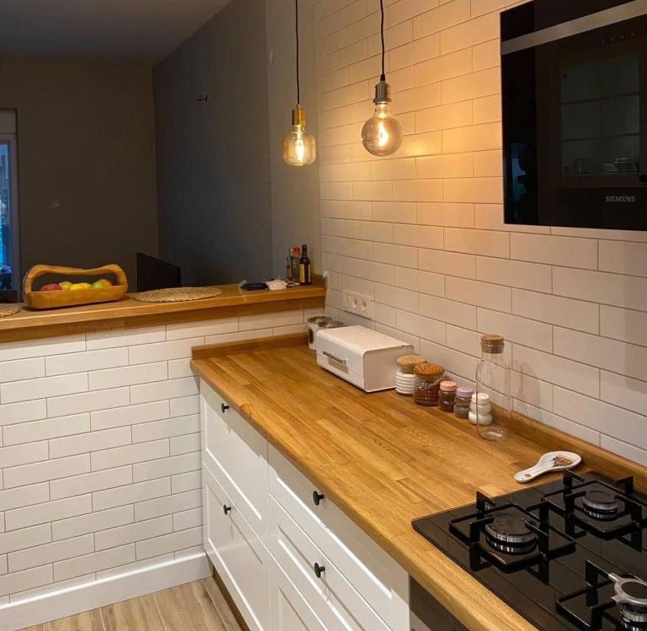 طبقات خشب الزان الطبيعي لاسطح المطابخ
350*120*1.8 سم 
350*120*3 سم 
360*65*4 سم 
البيع جملة ومفرد 
للاتصال ***********
واتساب ***********
