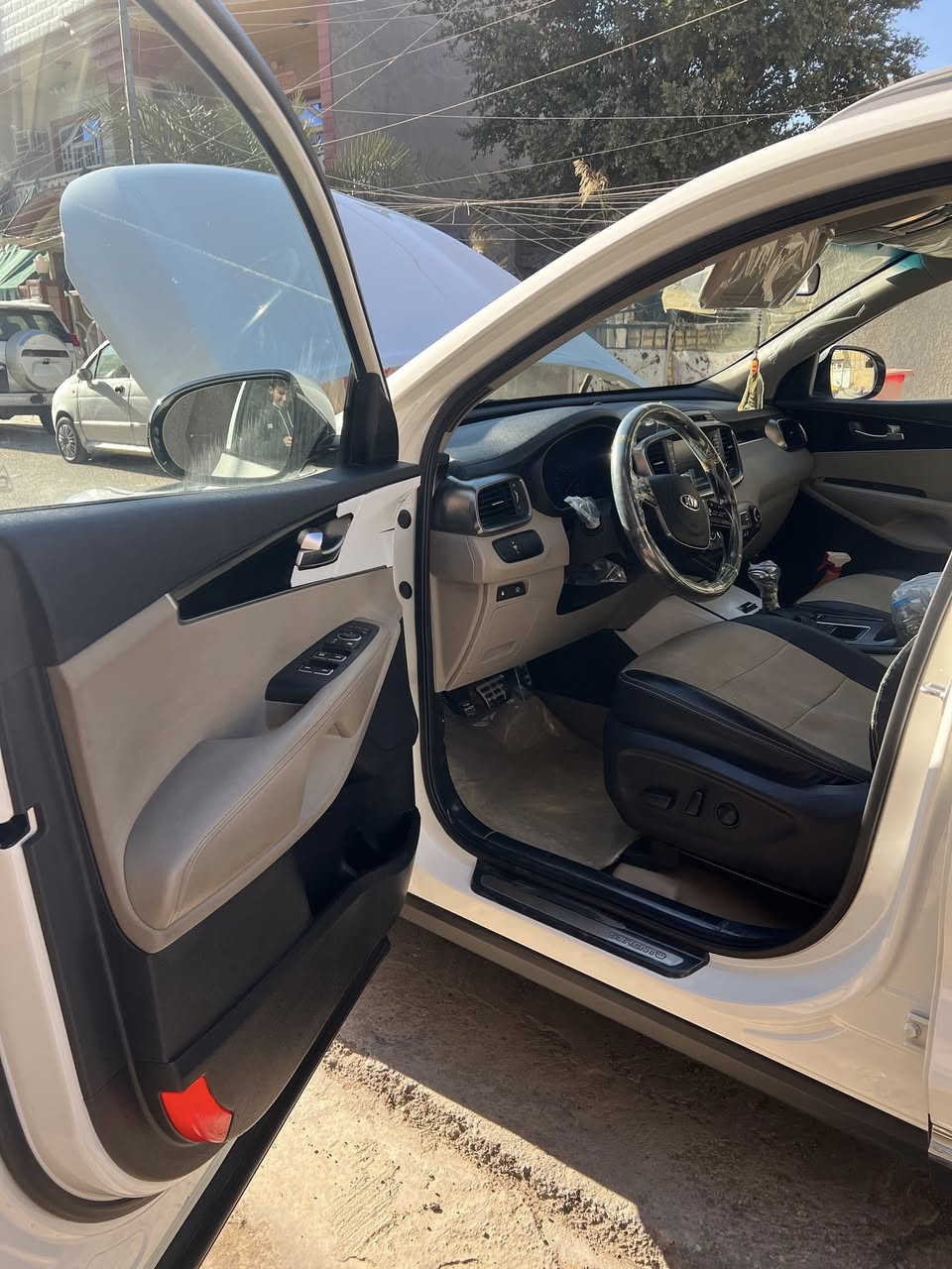 كيا سورنتو 2020 ( اخت الزيرو )
استلام الشركه الدوليه مواصفات الاصليه 
السياره بعدهه عل شرط بفابلون الشركه ونايلون الشركه ماشيه 56 الف كفاله عامه من كولشي شرط مكفوله وبعدهه عدتهه كتلوكاتهه البصمه الثانيه مامستخدمه جديده لوك السياره المواصفات 
بصمه تشغيل دبل كشن كهرباء 
شاشه اصليه شاحن واير ليس 
لايت عدسات زنون 
بكلايت لد فول تحكم استيرن 
بردات خلفيه حساس امامي خلفي اصلي 
كامره اصليه الباب الخلفي كهرباء 
ويل 19 كروم سبير منازل 
محرك 6 سلندر 3500

🛑 السعر 287

كير 8 نمر 7 راكب 
السياره مواصفات الشركه الدوليه معروفه 
رقم بغداد دولي بسمي 
مكان السياره واسط / الكوت

رقم صاحب السيارة
***********
