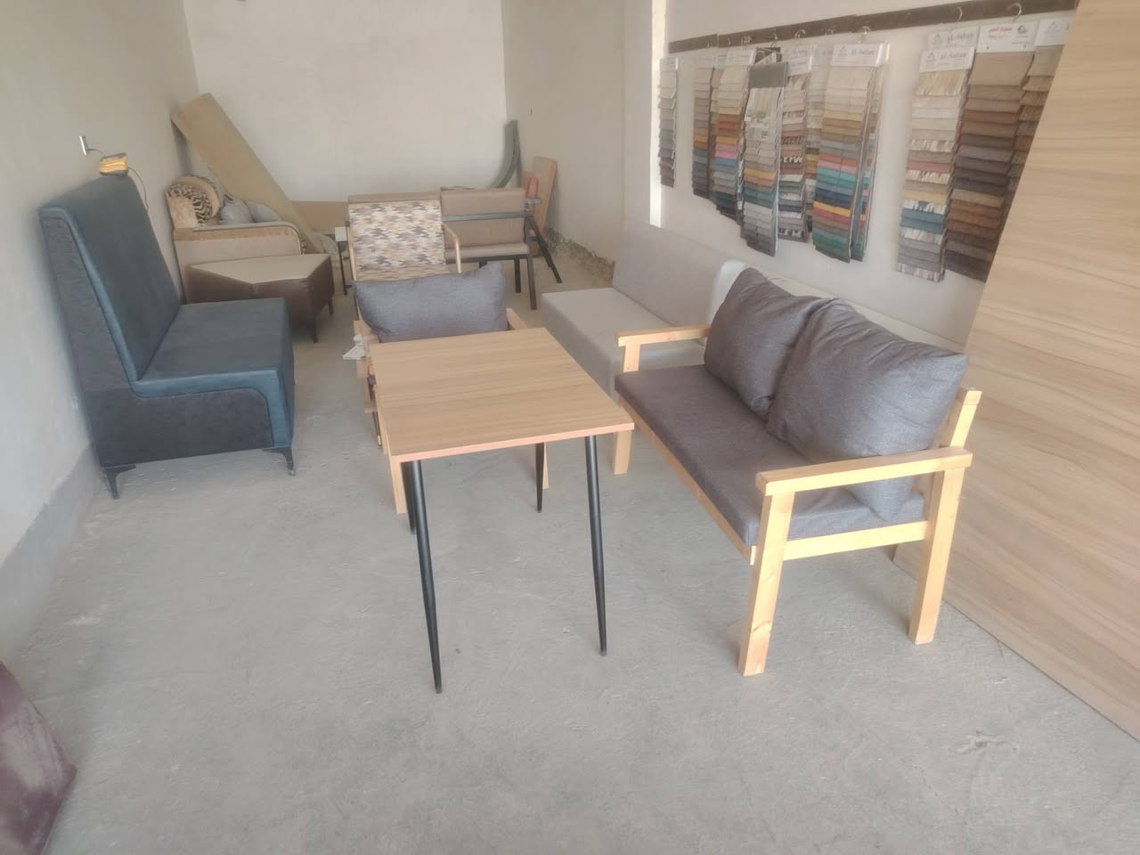 متوفر طاولات بأسعار تنافسية الكمية مفتوحة العمل حسب الطلب
للتواصل/***********
