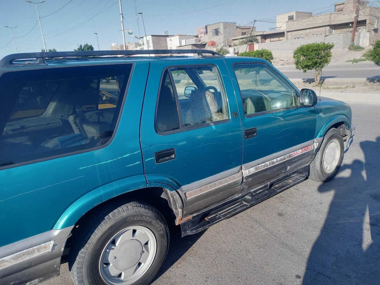 سلام عليكم بلايزر جيمي 1995 مشروع وطني سنويه الحد 2028مكان السيارة بغداد سعر 40   
***********
