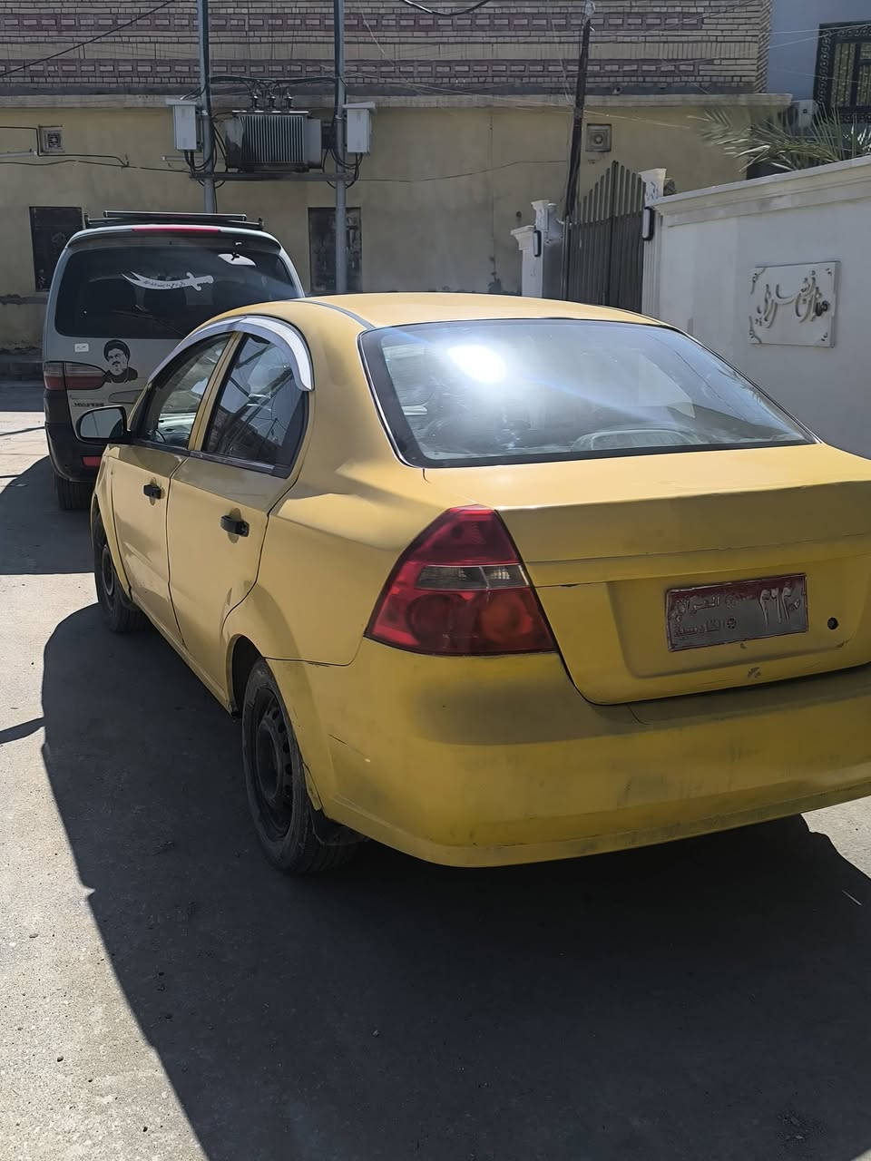 افيو مديل ٢٠٠٧ سيارة جاهزة 
كير مكينة جدد كير عادي السيارة مسكر  
السيارة جاهزة خير من الله كهربائيات كلشي شغال بيه 
رقم صدامي وعليها غرامات ٥٠٠ وذا اكثر عليه 
راعي موجود ويداور راعيه بكربلاء 
ترايك للبصرة شرط 
***********
