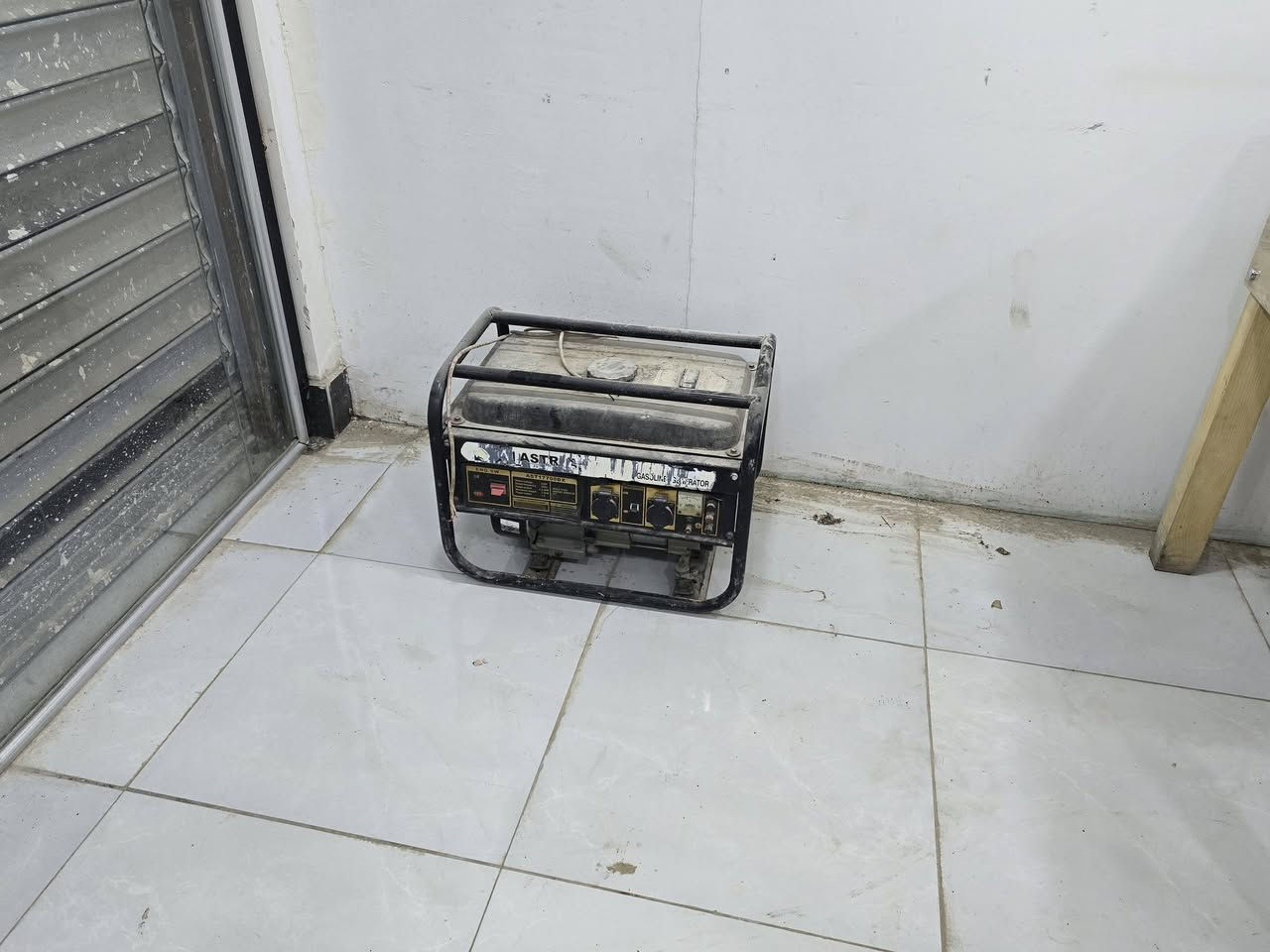 السلام عليكم غراض فرن للبيع المكان بغداد زعفرانية الاتصال على الرقم ***********
