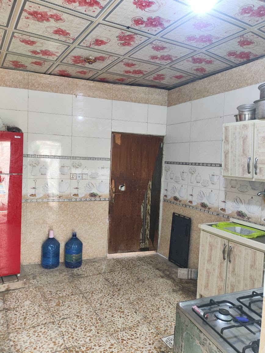سلام عليكم مكلف بالنشر بيت للبيع في كربلاء حي الحجه يبعد عن الإمام كيلوين بيع مراوس يرهم بيت شويه اكبر منه المساحه 100متر مسلح صب بي غرفه وصاله ومطبخ وستقبال وحمامات داخليه وخارجيه يرهم حسينيه للزوار او سكن السعر 50مليون عقد 117مفوض بطابو مكاتبه وي ابو سند باقي التفاصيل أتصل ‏‪***********‬‏ كربلاء, العراق
