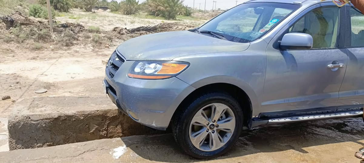 سلام عليكم سنتافي رقم بغداد انكليزي٢٠٠٦ وارد كندي محرك ٢٧٠٠ ضربته ربع من باب سايق والجاملغ وراجع بارد مرشوش صفحة كاملة وجارد بدون تبديل . طلعتلي مشكلة بالكير يصفن وابيع على وضعها. مكاني سماوة *********** السعر ٩٥ وبي مجال للطيبين
