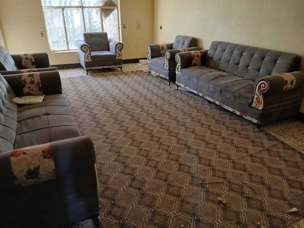 للبيع أغراض مستعمل نظيف تخم كنتور طباخ ثلاجه كاونتر اتصال ***********
