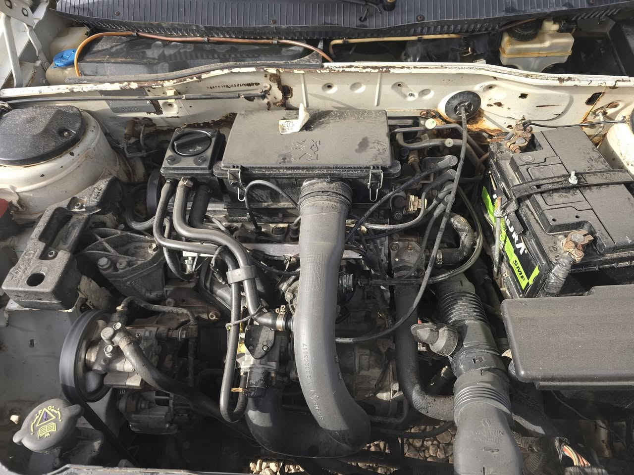 سلام عليكم  
سمند للبيع موديل 2010 كفاله عامه  
الاتصال ع الرقم ***********
