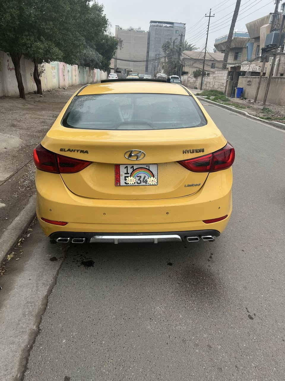 السلام عليكم  النترا خليجية 2014 محرك 1800 دوش كير اوتو تبريد تدفئه شغالات صدر نص عمر بيها ضربه بالجاملغ الخلفي عكس السايق وبيها طخه بالجاملغ الامامي كما موضح بالصور فول مواصفات عدا البصمه رقم بغداد بسمي رايدها 105  وبيها مجال للاستفسار على الرقم ***********  غير  متواجد على  الفيس
