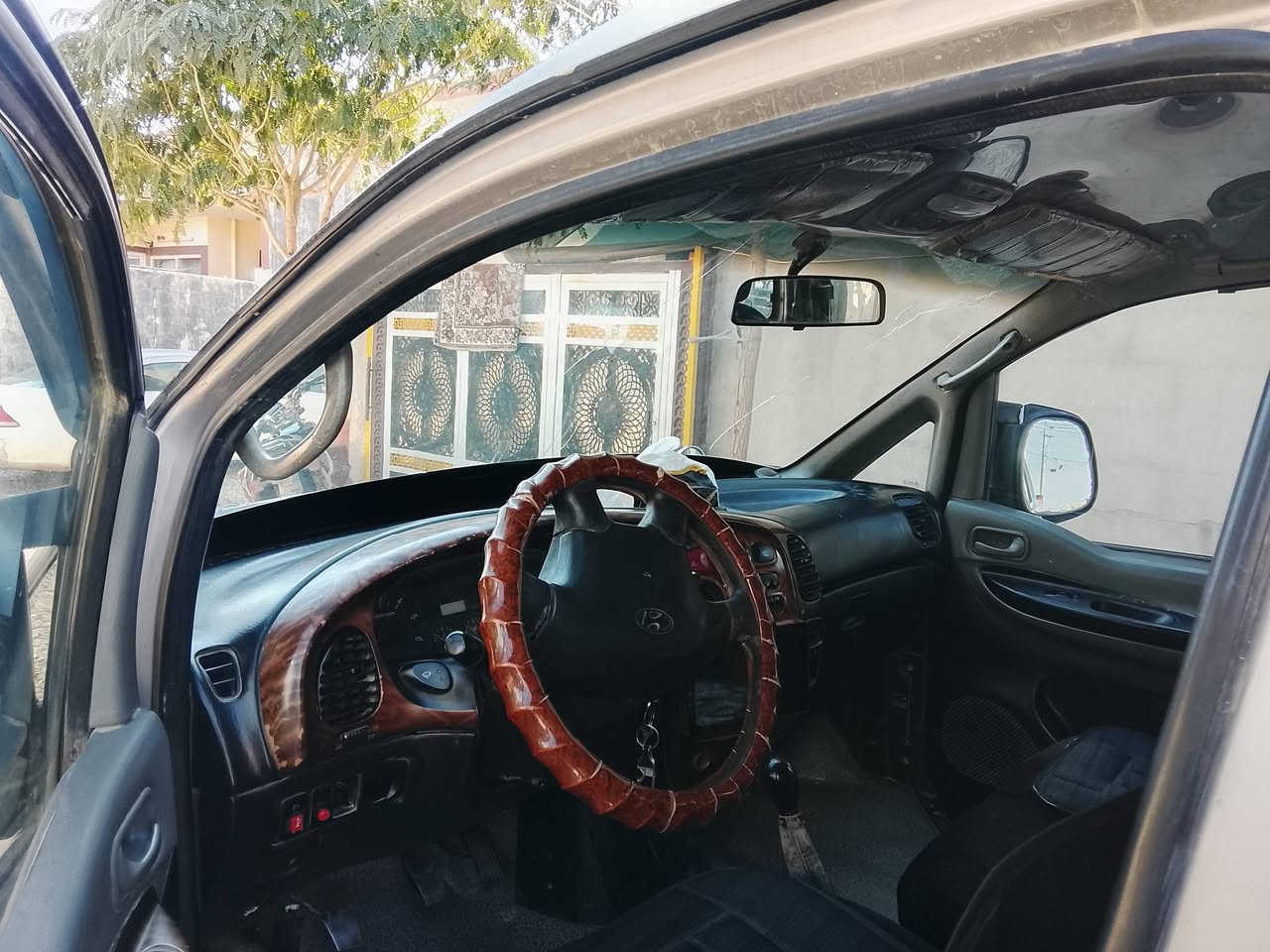 استاركس موديل 2006سياره مكفوله من الضربة والمعجون كير مكينة  واكسل سيارة جاهزه بيهه صبغ بخ بباب الصندوك بدون ضرر فقط بخ رقم قادسية مشروع وطني شرط تحويل فقط بدون وكالة السعر 85وبيها مجال مو سعر نهائي راح اترك رقم راعيها والصورة للصونار الشراي يتصل *********** مكان السيارة كلار ناحية صمود
