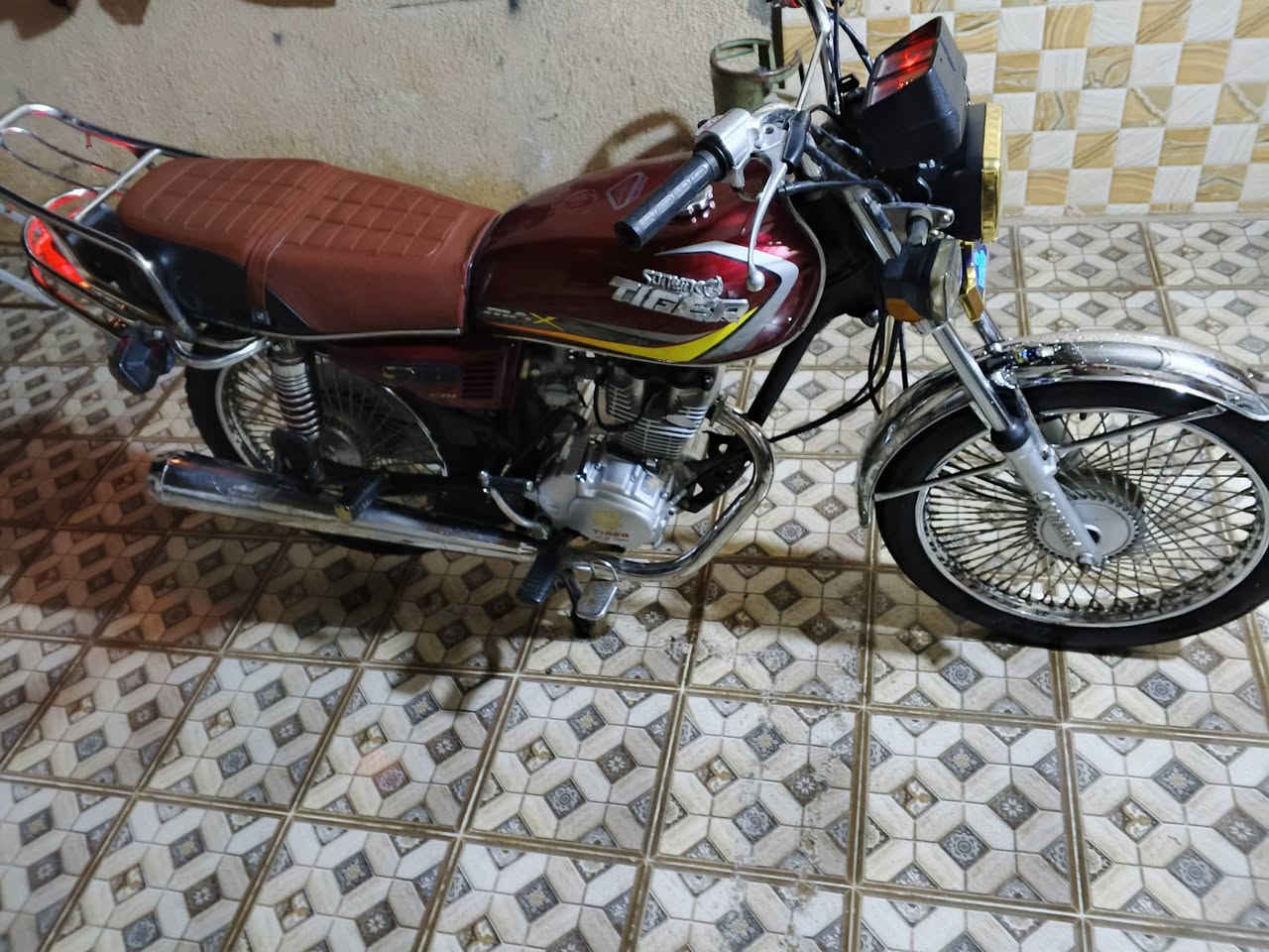 سلام عليكم دراجه تايكر موديل 22فول نضافه كفاله عامه بدون اي نقص دراجه حلوه كهربائيات  كامله سعره 480وبيه مجال للشراي مكاني ديالى بلدروز دور مندلي اتصل ودلل***********
