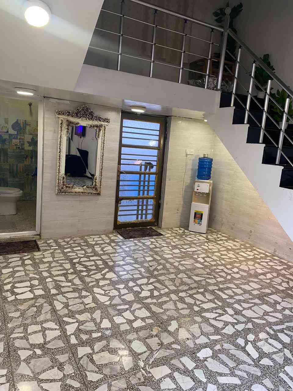 سلام عليكم بيت البيع مساحه 340بدون حديقه مع الحديقه اصيرالمساحه 500مترالسند25طابوزراعي المنطقة المصابيح مقابيل المدرسه المصابيح الاهلي عرض الشارع 9متر والفرع 9متر اذامراوس بيت بدولعي عادي ***********
