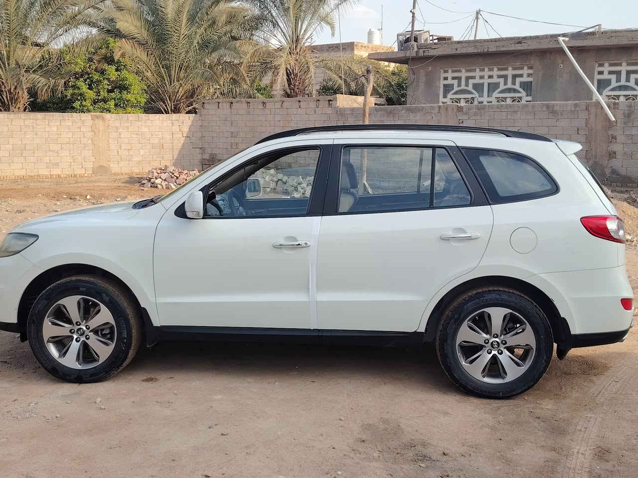 سنتافيه 2012 للبيع محرك اربعه اسلندر سياره بصمه تحكم جهتين ثلاث قطع تبريد خليجي بيهه ربع الباب الايمن رش مال السدر السعر 150 موجوده بلنجف اكوفه ***********
