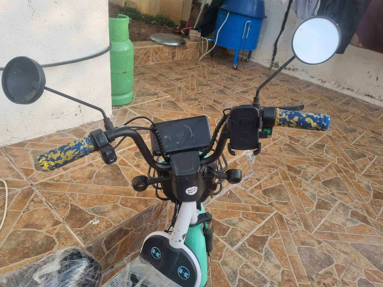 دراجه شحن للبيع مابي عيب بشرط سعر ١٧٥ وبي مجال
