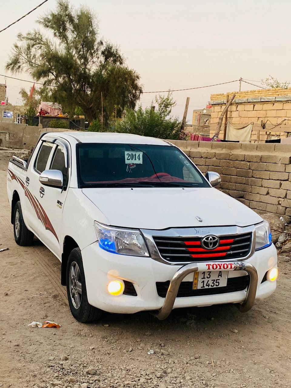 السلام أعليكم بيكم هايلوكس موديل 8محدث 14بل كامل سياره حلوه مكينه وكير وتبريد تخم تاير وداخل جديده  سنويه ال 28 سعره 118وبيه مجال الشراي تصال اعل رقم ***********تصل وتدلل
