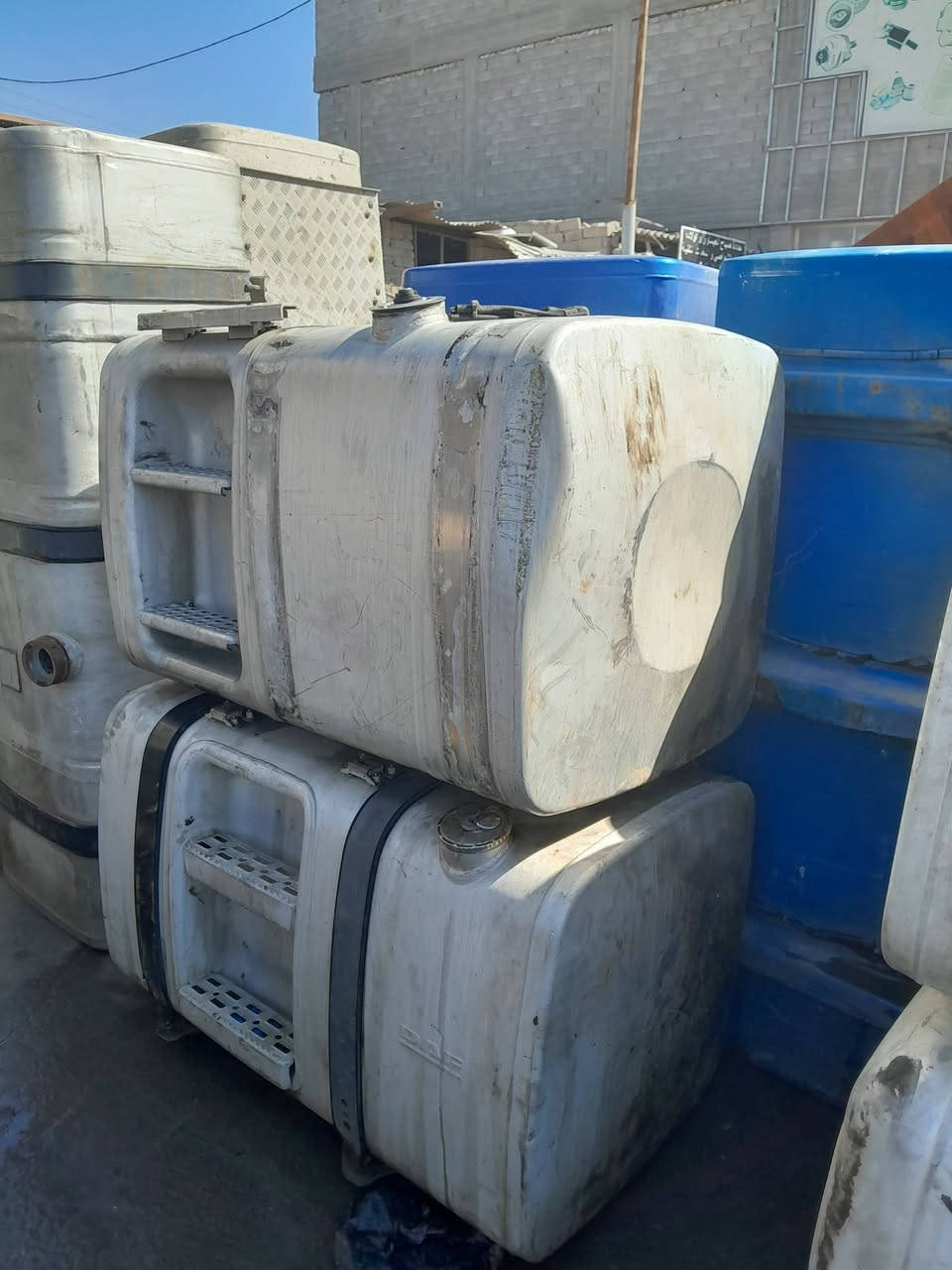 موجود كل القياسات مكان نجف ***********
