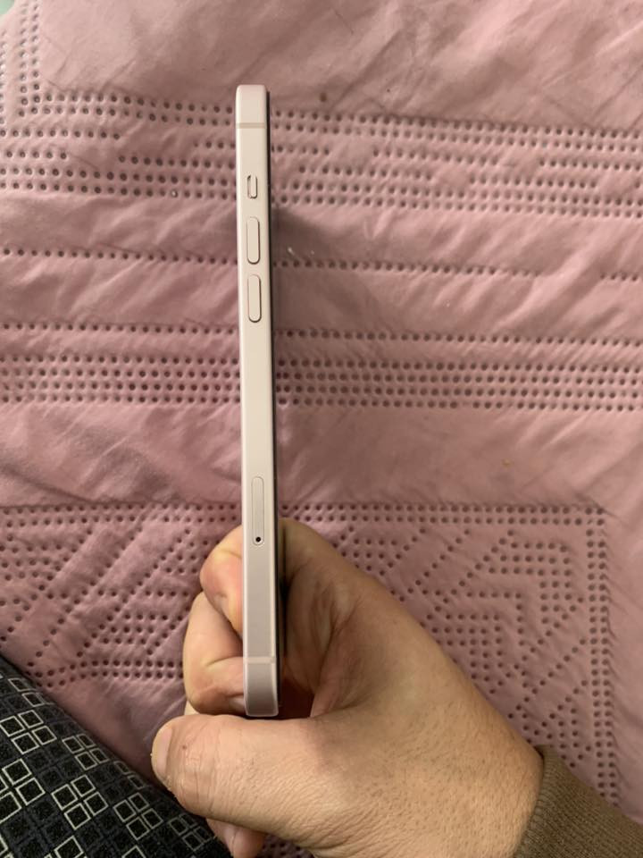 ايفون 15 بلاص شاشه 6.7 بحجم البرو ماكس
ذاكرة 128 لون  pink زهري                              
نظافة الجهاز 100‎%‎ وشرط مكفول من كلشي 
البطارية 100 عدد الدورات 165 
الجهاز جان مقفول ايكلود و
مفتوح تخطي يعني (الشريحة ما تشتغل)
السعر 525 وبي مجال للشراي

مراسلة واتساب ***********
