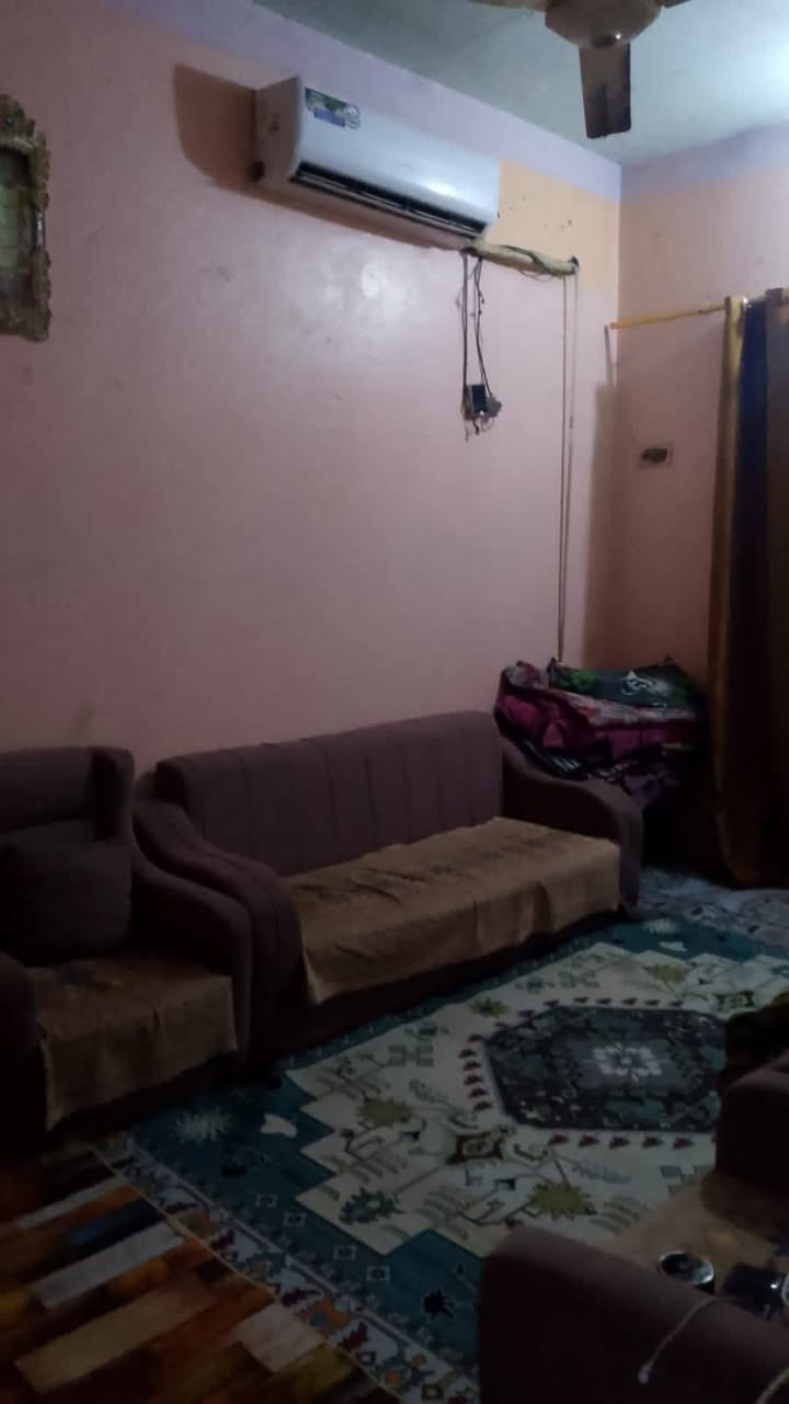 سلام عليكم دار البيع حي تحرير *********** المساحه 250
