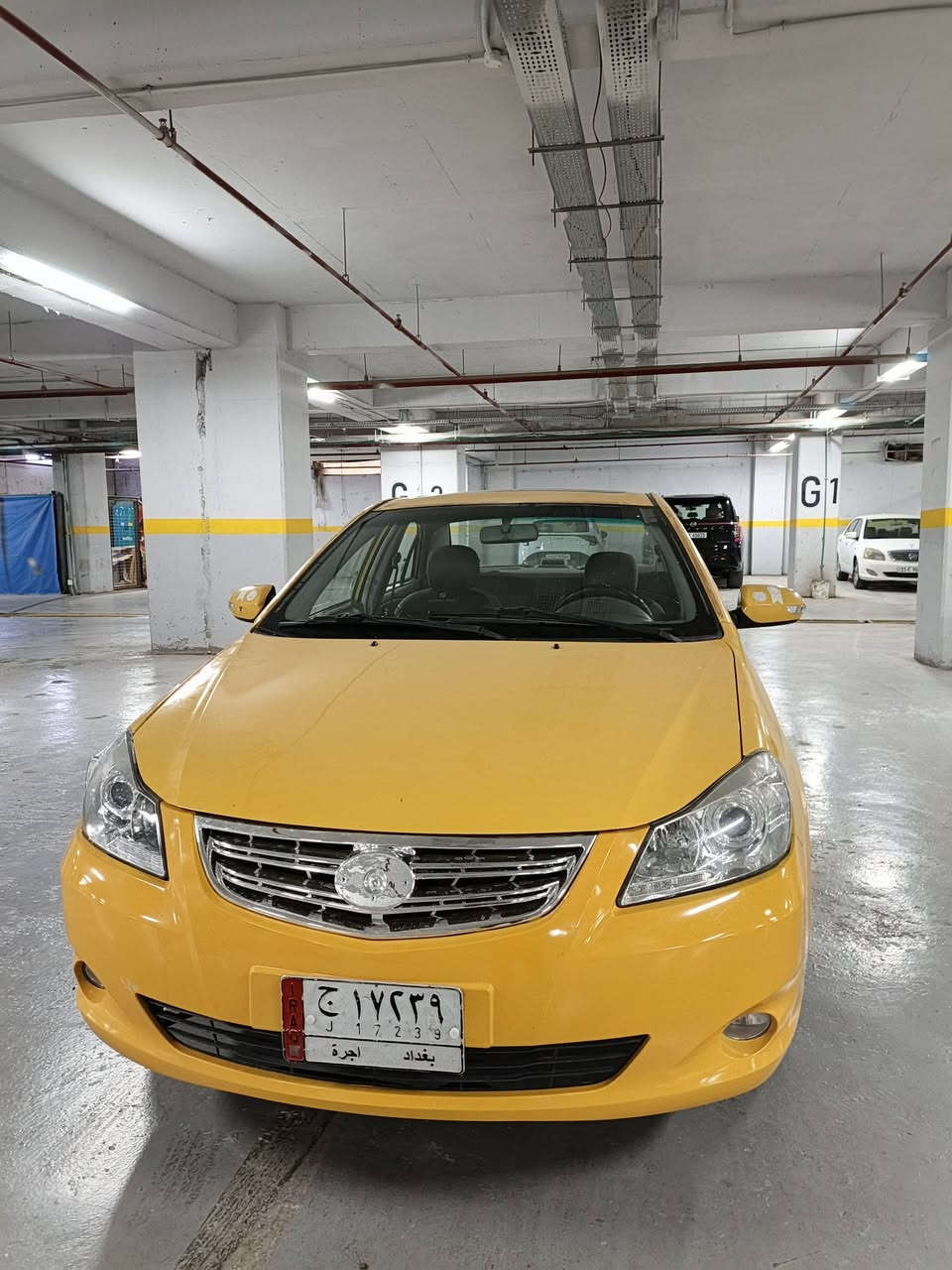 BYD 💛
2013💛
كير + مكينة كفالة عامة 💛
صدر حدادية مكفوله + تخم تاير جديد + مازدات جدد💛تبريد شغال 
السيارة كير عادي 💛
سياره علـ ايدي تخبل ما شاء الله 💛 
حادثها 3 قطع فقط 💛
السعر : 50$ وبيها مجال💛 
تستلم صافي ثاني يوم احولك بـ أسمي السياره 💛
ما عجبتك لا تكسـر بيها لان سيارة علـ ايدي 💛. 
الرقم الهاتف : ***********
